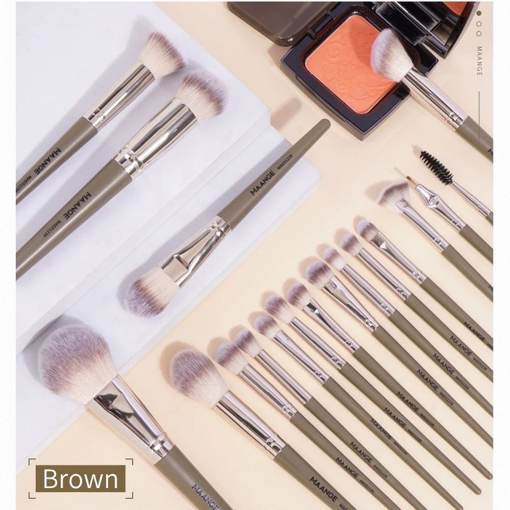 MANGEE All in One Brush Set - Image 4
